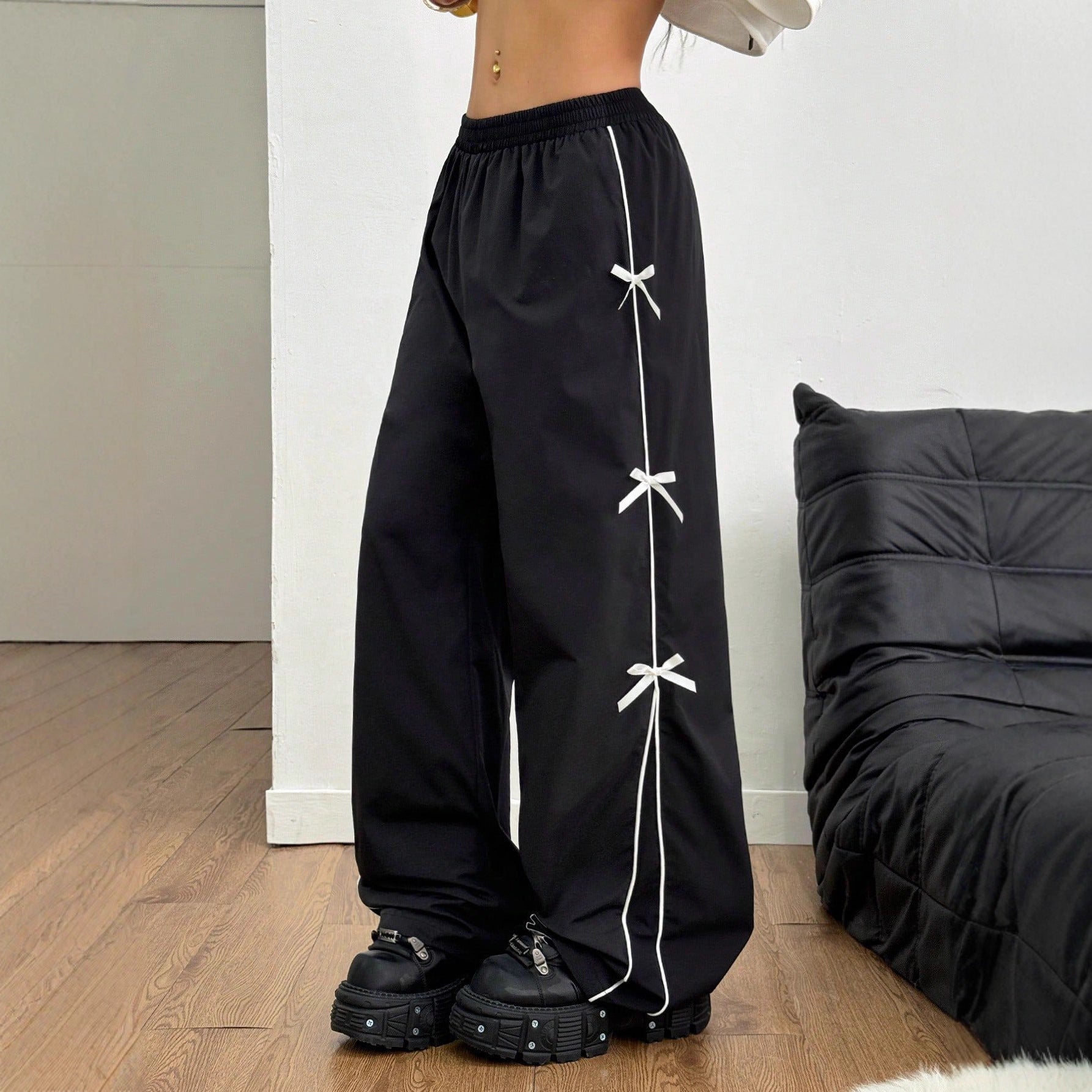 Elastic waist straight leg pants